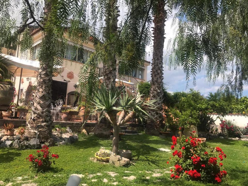 La Capanna Di Giuseppe E Maria Bed & Breakfast Taormina Exterior photo